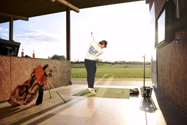 After Work: Bei Beats und Drinks zum Golfer werden