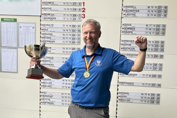 Christopher Schmitz gewinnt IAM der Senioren
