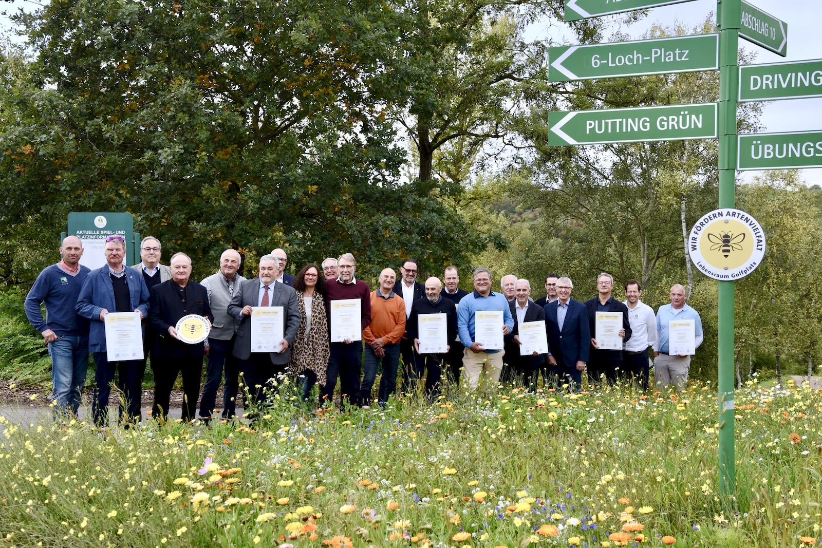 Teilnehmer am Programm Lebensraum Golfplatz im Mainzer Golfclub