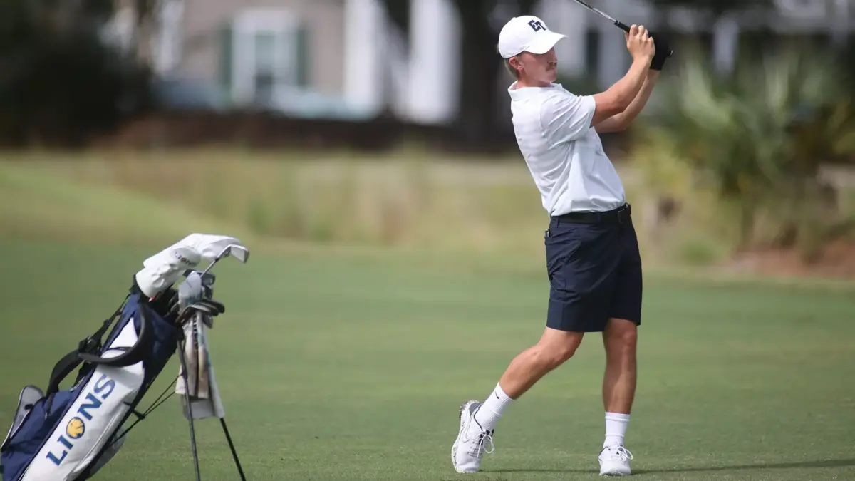 Janis Erll beim College-Golf