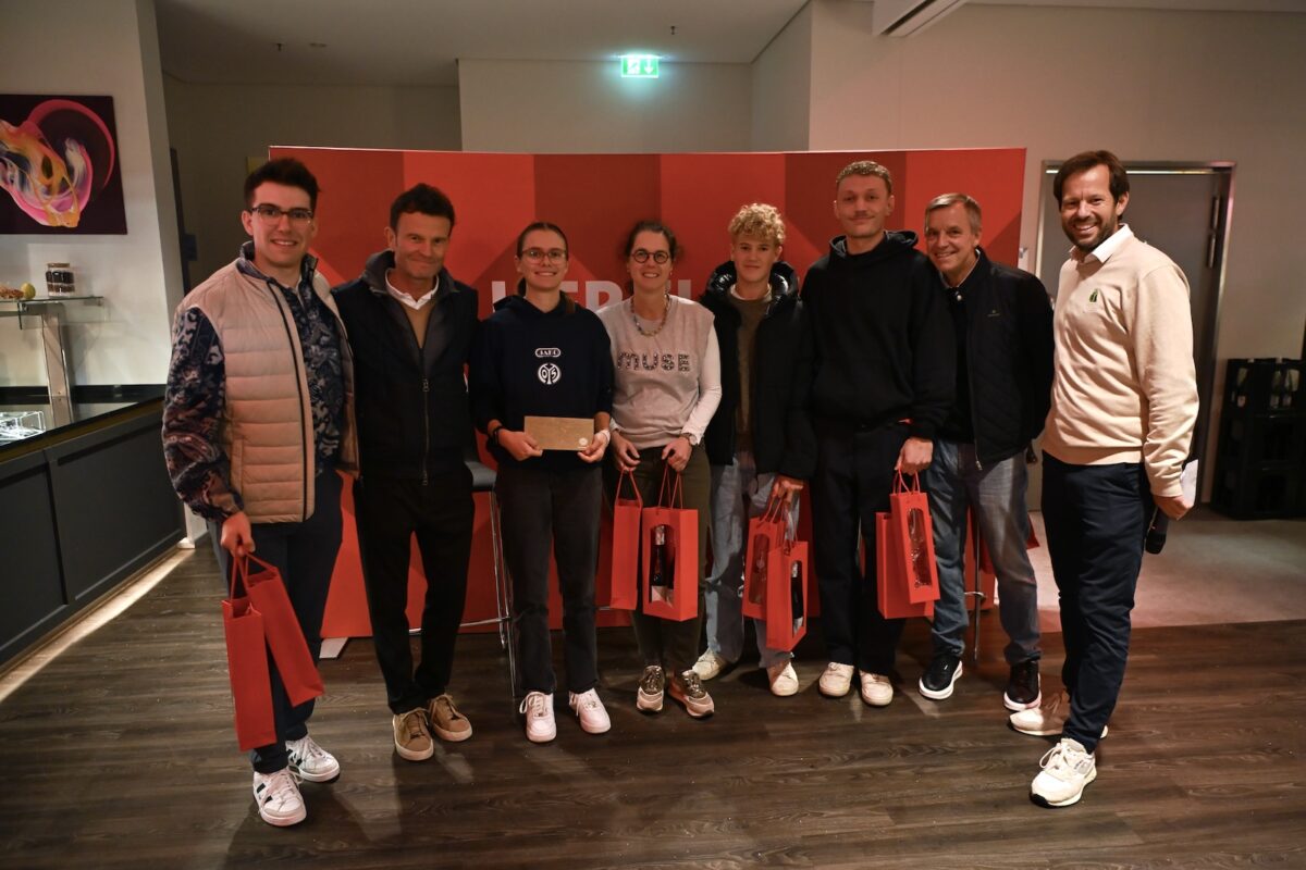 Golf in der MEWA Arena von Mainz 05